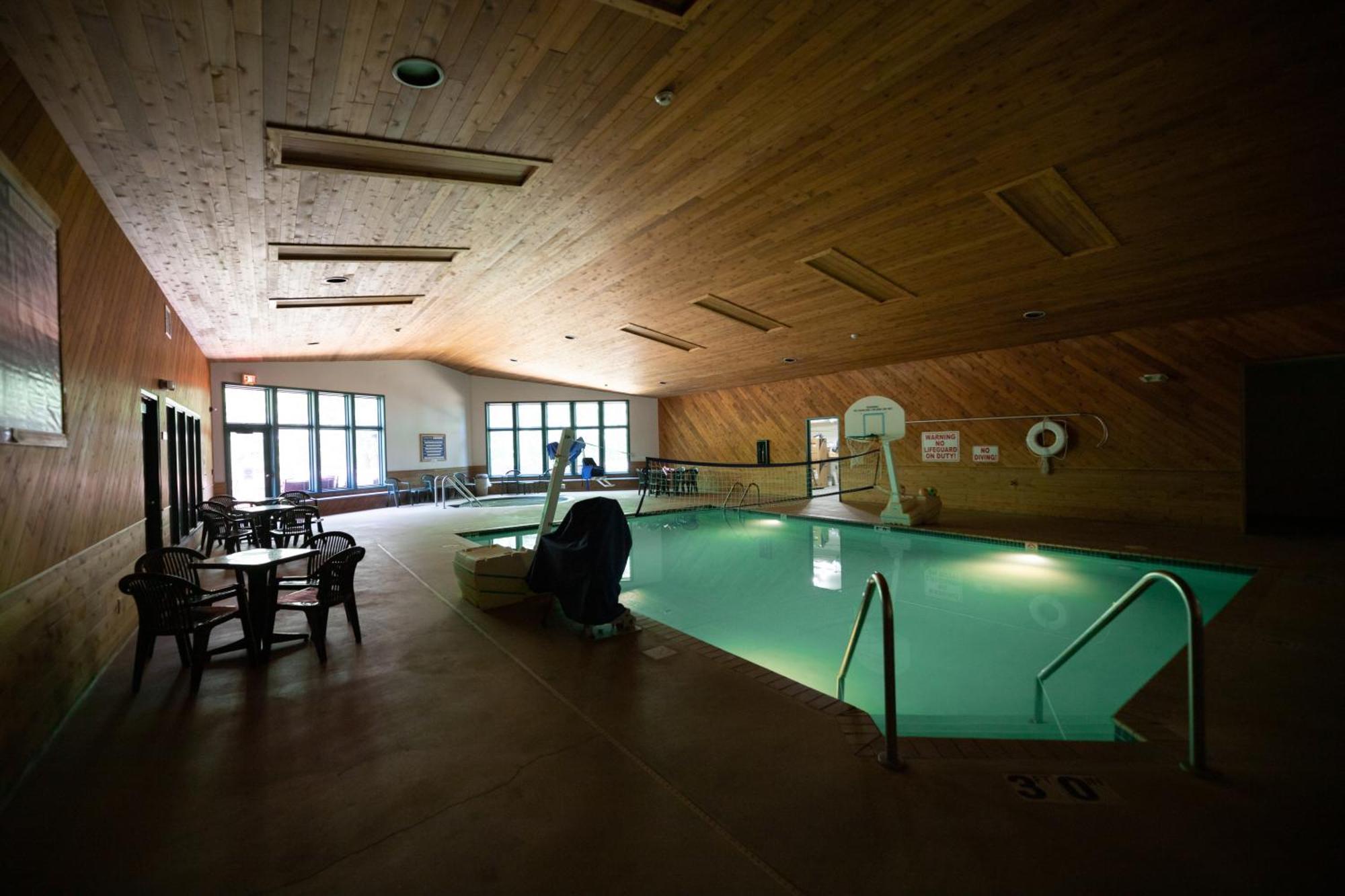 Whitetail Lodge Saint Germain Exterior foto